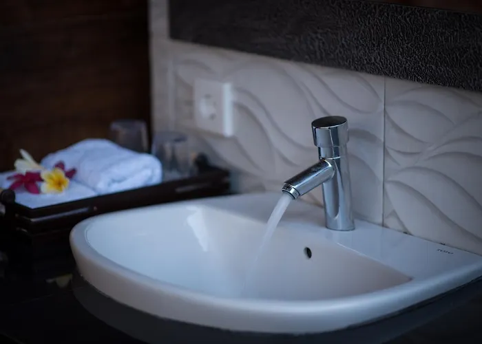 Queen Hotel 3*